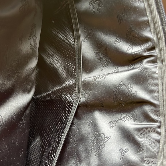 Betseyville Bag red polka dot black bows patent like top handles metal emblem - Picture 5 of 6